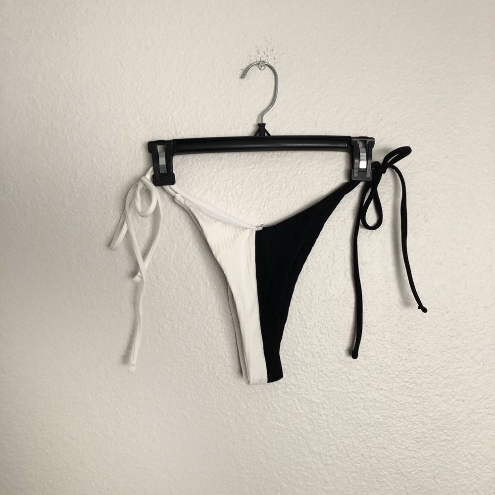 Black and white color block side tie cheeky bikini bottoms